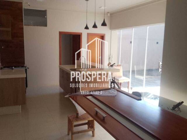 #153 - Casa para Venda em Catanduva - SP - 2